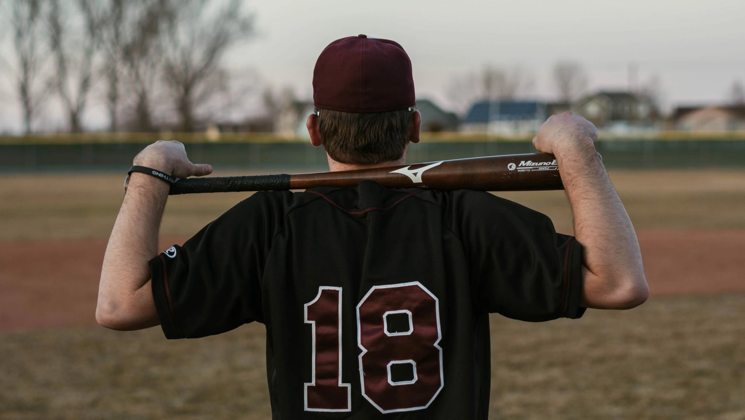 Outlet BASEBALL Store -Outlet BASEBALL Store nikolas noonan UwiooLRUOV4 unsplash scaled